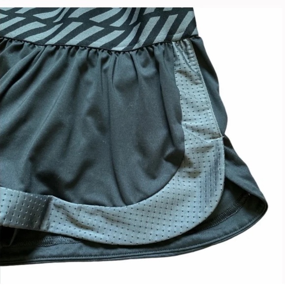 Women’s medium athletic shorts ADIDAS - Picture 8 of 10